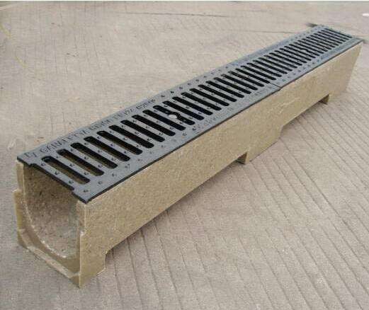 Prefabricated drainage gutter